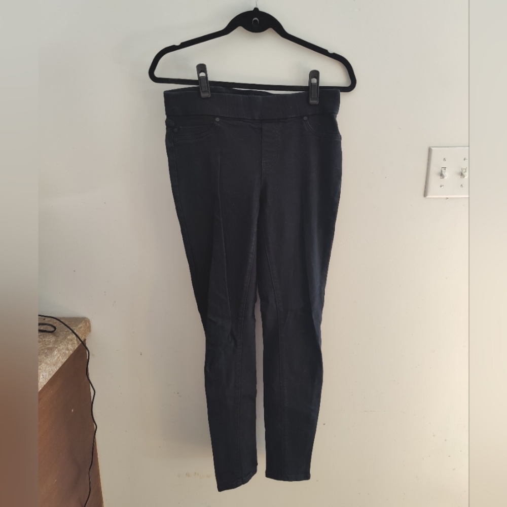 Liverpool Pull On "The Denim Legging" Jeans